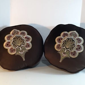 Vtg J. Queen New York Round Brn Thick Embroidered Applique Decorative Pillows 2 - Picture 1 of 13