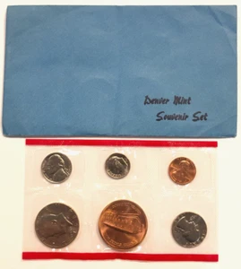 1984 Uncirculated Denver Mint Souvenir Set with Bronze Treasury Coin - Picture 1 of 3