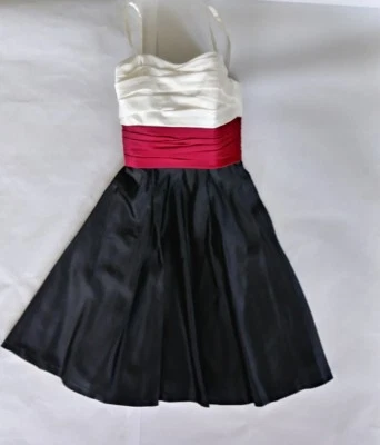 Vestido Da Vinci vermelho e preto novo com etiquetas tamanho 2 - Imagem 1 de 4