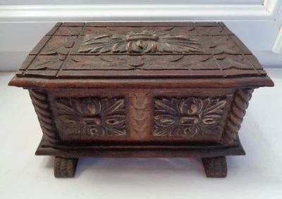 ANCIEN COFFRE BOITE A BIJOUX EN BOIS SCULPTE - Photo 1/3