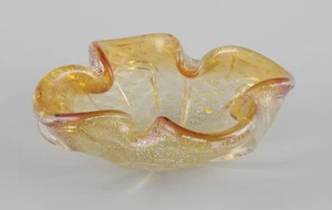 Murano, Italy. Art glass bowl. Yellow and clear glass with gold and silver leaf. - Picture 1 of 9