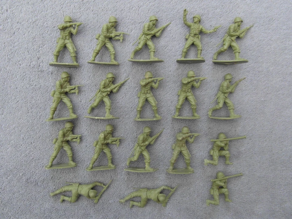 petits soldats 1/32    lot de 18 soldats américains  AIRFIX  années 70/80 - Photo 1/1