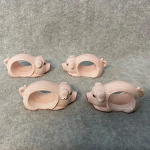 4er Set Vintage rosa Keramik Schwein Serviettenringe blaue Herzen auf Hintern - Bild 1 von 13