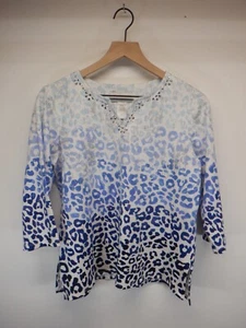 Top Alfred Dunner donna Petite S blu camicetta impreziosita stampa leopardata ombreggiata - Foto 1 di 5