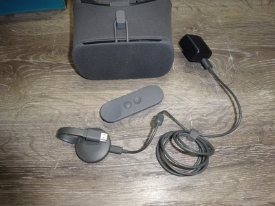 Google Chromecast Used works Free VR Headset Pixel NC2-6A5 HDMI Media Streamer - Image 1 of 4