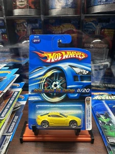 Hot Wheels Aston Martin V8 Vantage 2005 First Editions 11/20 Realistix - Picture 1 of 3