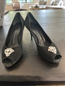 Giuseppe Zanotti pump Heels size 41 crystal center bling classy 3.5” heel Suede - Picture 1 of 8