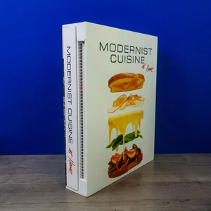 Modernist Cuisine at Home by Maxime Bilet and Nathan Myhrvold 2012 Hardcover - Foto 1 di 5