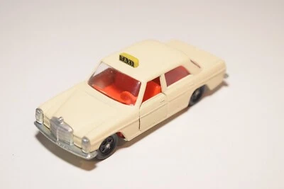 A43 1:55 SIKU V309 V 309 MERCEDES-BENZ 250 TAXI CREAM OTTIME CONDIZIONI - Immagine 1 di 4