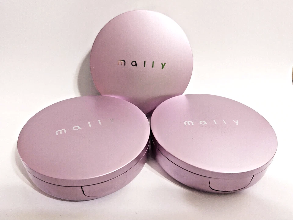 MALLY Poreless Perfection Foundation FAIR NWOB ***BUY 2 GET 1 FREE*** - Image 1 of 4