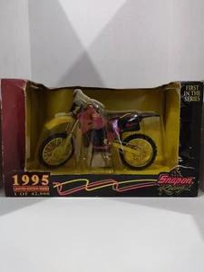 Motocross pressofusa scala 1/9 1995 edizione limitata Honda CR250 - Foto 1 di 10