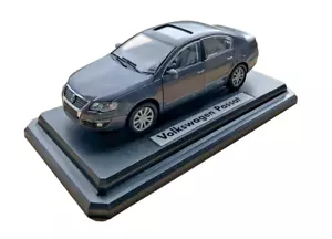 Volkswagen Passat B6 - scala 1/24 - modellino VW Mondo Motors - Foto 1 di 11