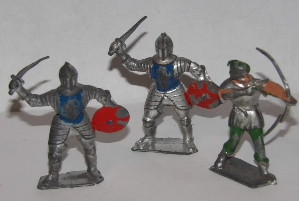 Lote vintage de tres caballeros de juguete de plomo (¿media luna?) Foto 1 de 1