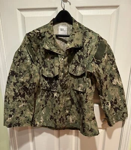 US Navy USN NWU Tipo III Uniforme de Trabajo Blusa Chaqueta Talla Pequeña Corta AOR2 - Imagen 1 de 6