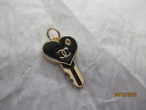 CHANEL CHARM ZIP PULL GOLD TONE , BLACK, 22X27MM KEY HEART - Picture 1 of 5