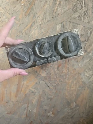 Volkswagen Transporter - Caravelle T4 2003 módulo unidad de control de clima UTV45767 Foto 1 de 4