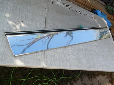 Chevy Caprice Estate Wagon 1986 1987 puerta delantera izquierda moldura inferior usado OEM Foto 1 de 4