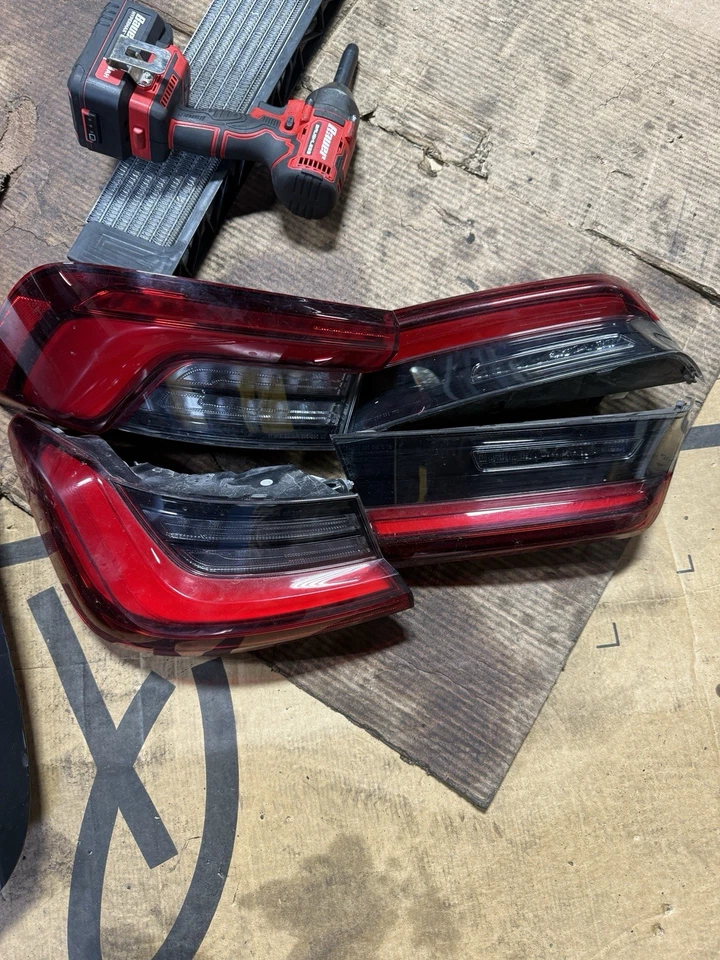 Комплект из 4 задних левых и правых задних фонарей BMW M3 G80 M4 G82 2021–2024 от оригинального производителя - Изображение 1 из 4