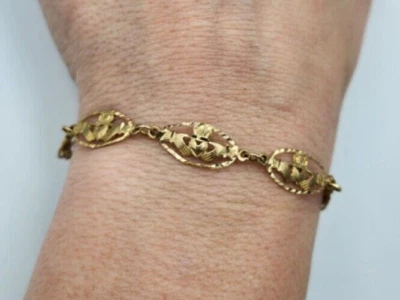 Brazalete Claddagh de oro amarillo de 10k, 7,25 pulgadas Foto 1 de 4