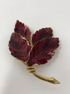 Vintage Weiss Red Enamel Leaf Brooch 4 Leaves Gold Tone 3.5 " - Picture 1 of 9