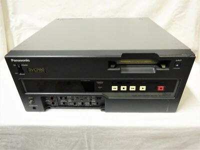 Panasonic DVCPRO D640 Digital Video Cassette Recorder - Bild 1 von 4