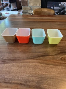 Four One And A Half Cup Pyrex Dishes - Picture 1 of 3