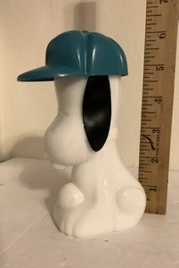 Estatuilla de béisbol vintage Snoopy Milk Glass 1969 Peanuts Avon - Imagen 1 de 5
