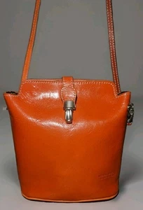 VERY NICE VERA PELLE MADE IN ITALY 100% LEATHER ORANGE BUCKET CROSSBODY BAG - Picture 1 of 15