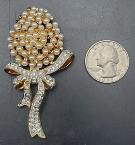 Vintage 1950’s Pearl and Diamanté Bow Brooch Pin - Picture 1 of 5