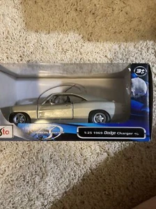 1/25 diecast Metal car 1969 Dodge Charger r/t Silver Special Edition Maisto - Picture 1 of 2