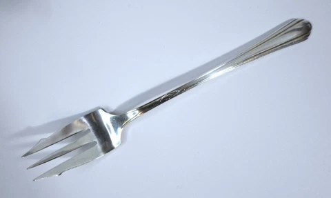 Antique TOWLE STERLING SILVER OLIVE / PICKLE FORK - LADY DIANA Pattern 6" Long Cover