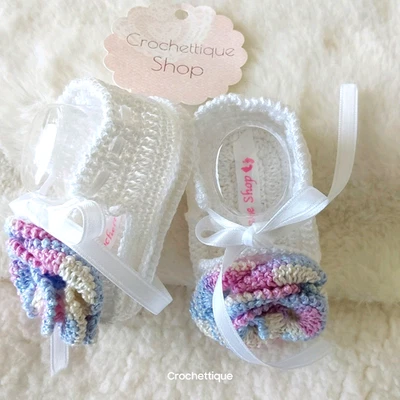 Sandalias Mary Jane de tacón de bebé hechas a mano con flores rosas Foto 1 de 4