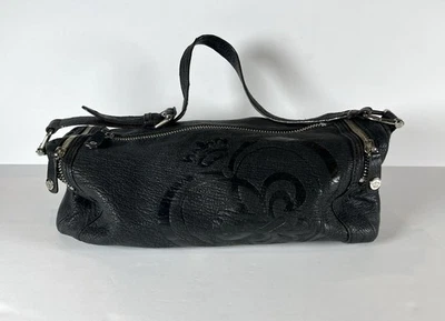 Bolsa satchel Gianni Bini couro preto cano Fleur de Lis em relevo 15X7,5 - Imagem 1 de 4