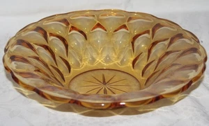 schöne Pressglas Glas Schale - gelb - 60er-70er Jahre - Bild 1 von 4