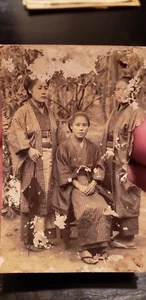 Foto japonesa de la Segunda Guerra Mundial: niña japonesa durante kimonos Segunda Guerra Mundial Segunda Guerra Mundial Japón - Imagen 1 de 2
