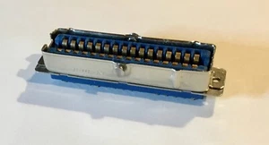 Amphenol 26-4401-32S Blue Ribbon Connector & Housing - Picture 1 of 3
