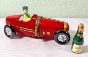 Caja de baratijas de porcelana vintage para coche de carreras con botella de vino - coche rojo - ¡BONITA! - Imagen 1 de 7