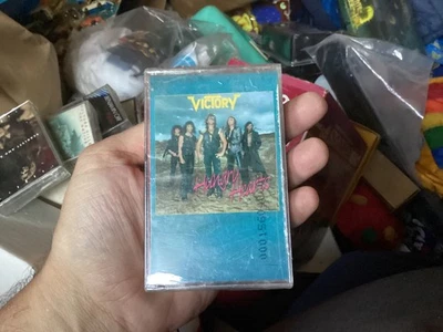 New: VICTORY - Hungry Hearts - CASSETTE TAPE sealed Foto 1 de 3
