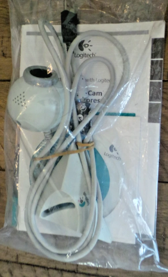 Logitech • USB V-UH9 Webcam w/Stand & Manual • Classic Pod Style White & Grey... - Image 1 of 3