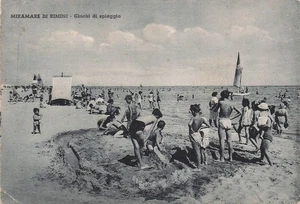 28-76) CARTOLINA MIRAMARE RIMINI GIOCHI SPIAGGIA ( PISTA BIGLIE ? ) ANIMATA VG - Bild 1 von 2