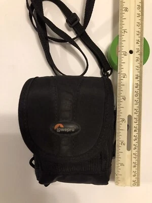 Lowepro - Rezo 20 Camera Bag - Black With Shoulder Strap - Image 1 of 4