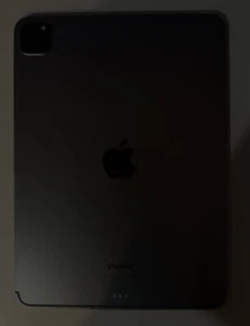 Apple iPad Pro 4a Gen. 256GB, Wi-Fi, 11" - Grigio Siderale 2023/2024 + Cover App - Foto 1 di 4