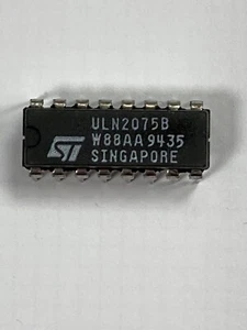 ULN2075B CIRCUITO INTEGRATO ORIGINALE SGS-THOMPSON NUOVO - Foto 1 di 1