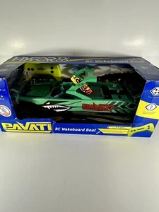 Hyper Toy Co. RC Pavati Wakeboard Boat Shark Mouth Graphics 2.4 GHz - NEW - Picture 1 of 7