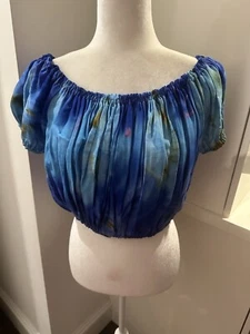 Nuovo designer Maggie Colombo Hawaii blu tie dye crop top spalle scoperte taglia unica - Foto 1 di 3