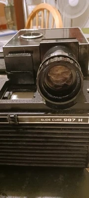 Bell & Howell Vintage Slide Cube Projector Model 987 Remote Controlled - Image 1 of 4