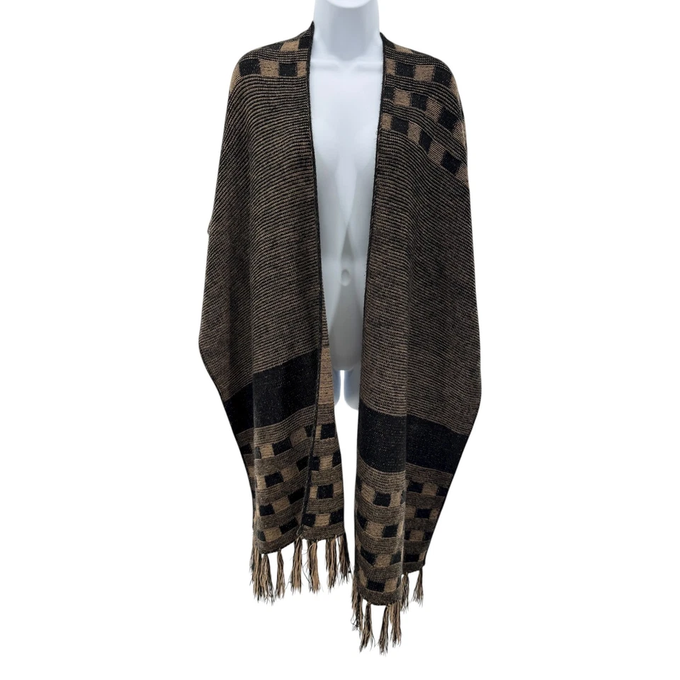 Poncho para mujer Free People patrón geométrico flecos capa chal envolvente Foto 1 de 4