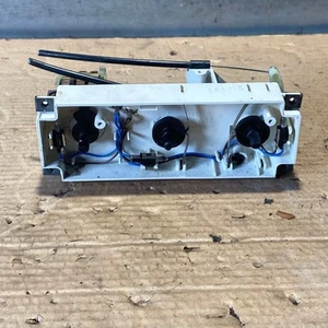 Audi 80 B4 AC HVAC Heater Control Unit 893819045 - Picture 1 of 6