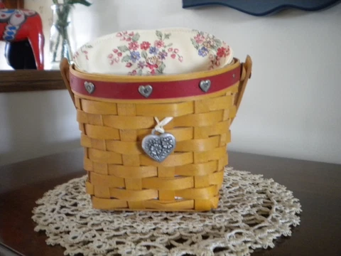 Longaberger basket 2001 Sweetheart Classsic Red Love Notes Basket Cover