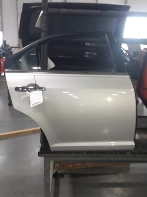 Used Rear Right Door Assembly Rear Side fits: 2012 Lincoln Mkz electric R. witho - Изображение 1 из 4